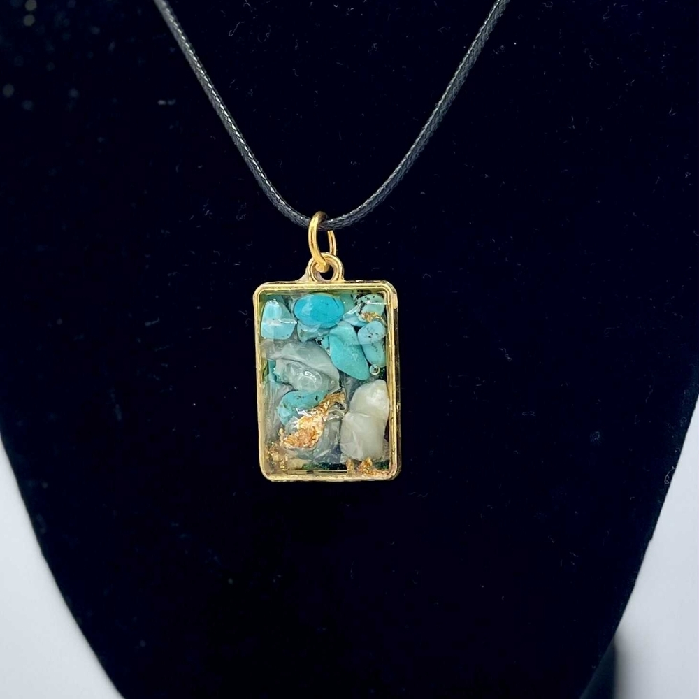 Gold Tone Turquoise And Jade Resin Pendant Necklace